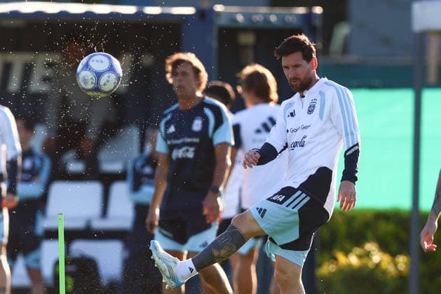 Argentina Training Session Argentina s Lionel Messi attends a training session at the Argentine Football Association (AFA) training complex in Ezeiza, on the outskirts of Buenos Aires, Argentina, on October 5, 2026, ahead of his final appearance for the national team, Nationalteam in a friendly against Benin. Buenos Aires Argentina  Copyright: xMatiasxBagliettox originalFilename:baglietto-notitle261005_np9dZ.jpg