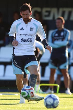 Argentina Training Session Argentina s Lionel Messi attends a training session at the Argentine Football Association (AFA) training complex in Ezeiza, on the outskirts of Buenos Aires, Argentina, on October 5, 2026, ahead of his final appearance for the national team, Nationalteam in a friendly against Benin. Buenos Aires Argentina  Copyright: xMatiasxBagliettox originalFilename:baglietto-notitle261005_npYCS.jpg