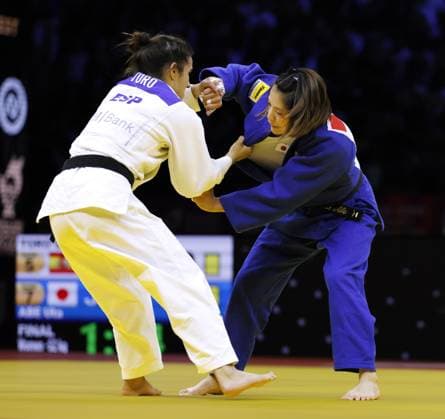 Judo: World championships Uta Abe (blue) of Japan competes en route to beating Ariane Toro Soler of Spain in the women s 52-kilogram final at the judo world championships in Baku, Azerbaijan, on Oct. 5, 2026.  A14AA0005630211P