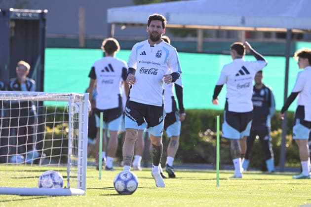BUENOS AIRES, ARGENTINA - OCTOBER 5: Lionel Messi of Argentina national team, Nationalteam at Training Camp on October 5, 2026 in Buenos Aires, Argentina. Argentina will face Benin tomorrow in an International Friendly, Länderspiel, Nationalmannschaft match at the Estadio Monumental, marking Messi s final farewell appearance for the national team. Photo by SFSI Lionel Messi of Argentina national team last training Copyright: xx