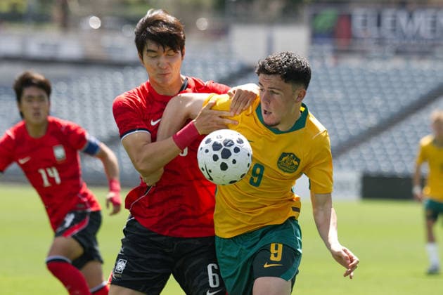October 6, 2026, Gosford, Australia: Kwon Gimin (L) of Korea Republic football team and Medin Merneti (R) of Australia football team seen in action during the U23 International Friendlies match between Australia and Korea Republic held at polytec Stadium. Final score; Australia 2:2 Korea Republic. Australia Vs Korea Republic In Gosford - 06 Oct 2026  - ZUMAs197 20261006_aaa_s197_012 Copyright: xLuisxVeniegrax