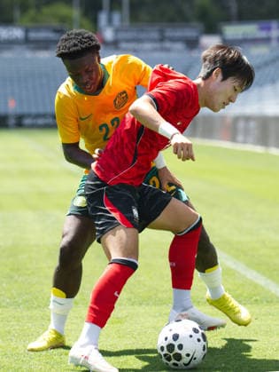 October 6, 2026, Gosford, Australia: Amlani Tatu (L) of Australia football team and Park Minjae (R) of Korea Republic football team seen in action during the U23 International Friendlies match between Australia and Korea Republic held at polytec Stadium. Final score; Australia 2:2 Korea Republic. Australia Vs Korea Republic In Gosford - 06 Oct 2026  - ZUMAs197 20261006_aaa_s197_015 Copyright: xLuisxVeniegrax