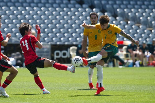 October 6, 2026, Gosford, Australia: Park Hyeseong (L) of Korea Republic football team and Tiago Quintal (R) of Australia football team seen in action during the U23 International Friendlies match between Australia and Korea Republic held at polytec Stadium. Final score; Australia 2:2 Korea Republic. Australia Vs Korea Republic In Gosford - 06 Oct 2026  - ZUMAs197 20261006_aaa_s197_021 Copyright: xLuisxVeniegrax