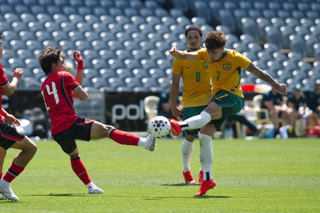 Australia Vs Korea Republic in Gosford - 06 Oct 2026 Park Hyeseong (L) of Korea Republic football team and Tiago Quintal (R) of Australia football team seen in action during the U23 International Friendlies match between Australia and Korea Republic held at polytec Stadium. Final score; Australia 2:2 Korea Republic. Gosford Australia Copyright: xLuisxVeniegrax xSOPAxImagesx 20261006_FAIF_LuisVeniegra4920B