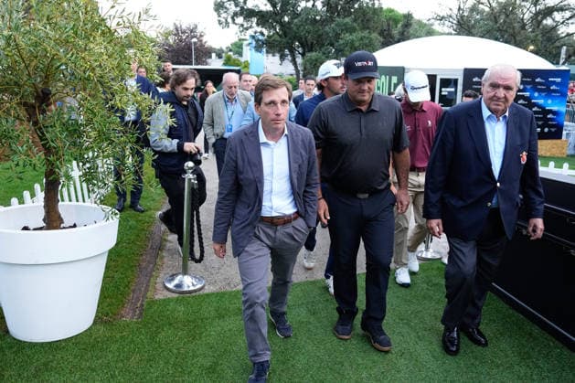 October 6, 2026, Madrid, Madrid, Spain: Juan Guerrero-Burgos, Royal Spanish Golf Federation, Jose Luis Martinez-Almeida, Mayor of Madrid and Patrick Reed attend during the presentation of the Open de EspaoÂ±a 2026 presented by Madrid at the Real Club de Campo Villa de Madrid on October 06, 2026 in Madrid, Spain. Madrid Spain - ZUMAa181 20261006_zaa_a181_022 Copyright: xDennisxAgyemanx