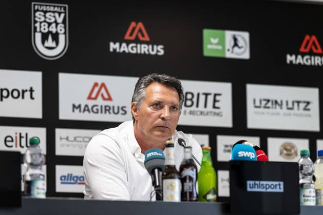 Press Conference: SSV Ulm 1846 Soccer – Introduction of Alois Schwartz, Soccer, Regionalliga Southwest, Donaustadion, Ulm, October 6, 2026; cropped single image, portrait of Alois Schwartz, SSV Ulm 1846 Soccer, coach and sporting director; press conference, SSV Ulm 1846 Soccer, introduction of Alois Schwartz, Soccer, Regionalliga Southwest, Donaustadion Ulm, October 26, 2006; Photo by Lucca Fundel, Ulm, Donaustadion, Baden-Württemberg, Germany