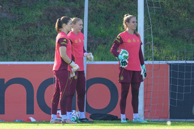 Soccer, National Team, Women, 20261006, Fraining DFB Women Pictured, from left: Goaltender Stina Johannes (Germany), Goaltender Laura Johanna Dick (Germany), and Goaltender Ena Mahmutovic (Germany); Eppelheim ASV Eppelheim, Baden-Württemberg, Germany Copyright: Passion2Press MarkusxFischerx