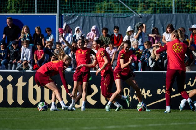 October 6, 2026, GER, Soccer, Women, Practice, DFB German National Team: Jule Brand (Germany), Larissa Mühlhaus (Germany), Sophia Kleinherne (Germany), and the team during warm-ups at Heidelberg ASV Eppelheim, Baden-Württemberg, Germany Copyright: xNordphoto Memmlerx