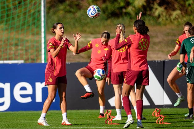 Soccer, National Team, Women, 20261006, Fraining DFB Women. Pictured, from left: Bibiane Schulze Solano (Germany) and Cora Zicai (Germany), Eppelheim ASV, Eppelheim, Baden-Württemberg, Germany Copyright: Passion2Press MarkusxFischerx