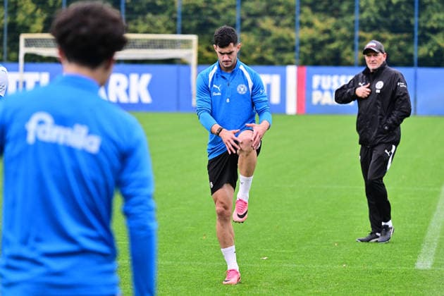 October 6, 2026, Soccer, Men s, 2nd Bundesliga, 2026–2027 Season, Holstein Kiel Practice, KSV Guillermo Balzi with Assistant Coach Dirk Bremser in Kiel, near Holstein Stadium Projensdorf, Training Center, Northern Schleswig-Holstein, Germany