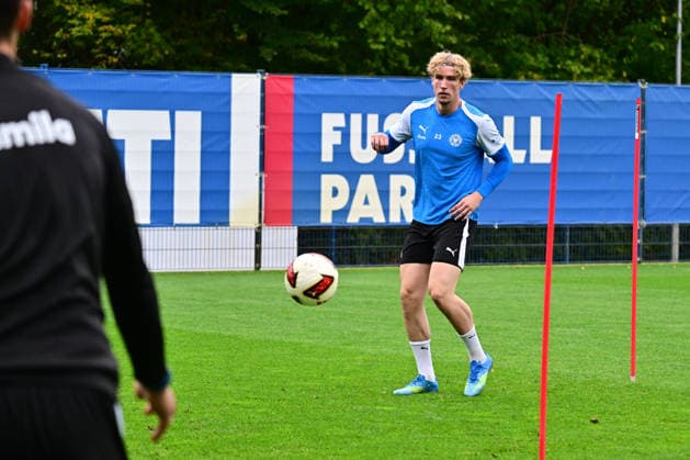 October 6, 2026, Soccer, Men s, 2nd Division Bundesliga, 2026–2027 Season, Holstein Kiel Practice, KSV Lasse Rosenboom is back on the practice field in Kiel after a long injury, near Holstein Stadium Projensdorf, Training Center, Northern Schleswig-Holstein, Germany