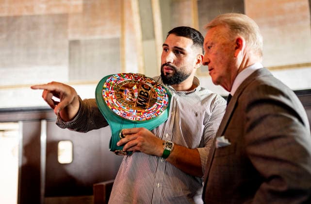 Düsseldorf, Germany, Oct. 6, 2026: Agit Kabayel with his world championship belt and promoter Frank Warren at a press conference for Agit Kabayel (GER) vs. Nelson Hysa (ALB) on Oct. 6, 2026