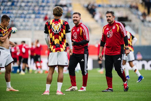 U-21 European Championship Qualifier: Germany vs. Georgia, October 6, 2026; Shkodran Mustafi shouts, calls out soccer ; U-21 European Championship Qualifier, Matchday 10: Germany vs. Georgia on October 6, 2026, Bielefeld DFB REGULATIONS PROHIBIT ANY USE OF PHOTOGRAPHS AS IMAGE SEQUENCES AND OR QUASI-VIDEO Copyright: xBEAUTIFULxSPORTS Tonhäuserx
