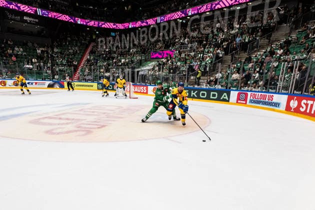 October 6, 2026: Daniel Zaar of Rögle and Valentin Nussbaumer of Davos during the CHL game between Rögle and Davos on October 6, 2026 in Ängelholm. Photo by Niclas Jönsson, BILDBYRAN COP 273 NO0449. ice hockey, CHL, Champions Hockey League, Rögle, Davos, Rögle BBENG, ice hockey, CHL, Champions Hockey League, Rögle, Davos, Rögle BBENG  Copyright: NICLASxJÖNSSON BB261006NO026