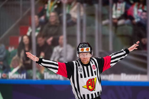 October 6, 2026: Referee Mikael Holm during the CHL game between Rögle and Davos on October 6, 2026 in Ängelholm. Photo by Niclas Jönsson, BILDBYRAN COP 273 NO0449. ice hockey, CHL, Champions Hockey League, Rögle, Davos, Rögle BBENG, ice hockey, CHL, Champions Hockey League, Rögle, Davos, Rögle BBENG  Copyright: NICLASxJÖNSSON BB261006NO055