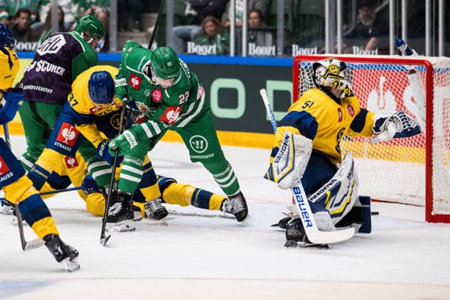 October 6, 2026: Noah Grunenfelder of Davos and Fredrik Olofsson of Rögle during the CHL game between Rögle and Davos on October 6, 2026 in Ängelholm. Photo by Niclas Jönsson, BILDBYRAN COP 273 NO0449. ice hockey, CHL, Champions Hockey League, Rögle, Davos, Rögle BBENG, ice hockey, CHL, Champions Hockey League, Rögle, Davos, Rögle BBENG  Copyright: NICLASxJÖNSSON BB261006NO056