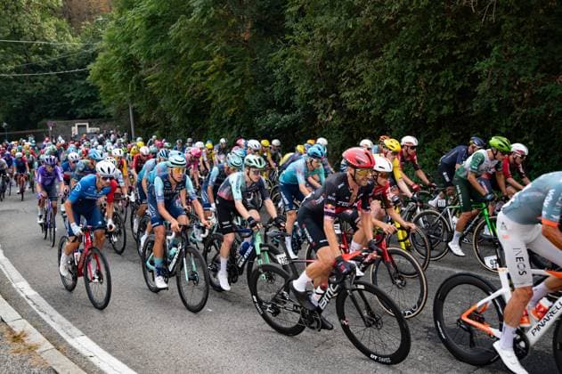 IPA89375182 - The peloton during the 2026 Tre Valli Varesine in Varese, Italy, on October 6, 2026  Copyright: xSilviaxColombo IPAxSportx xx IPA89375182