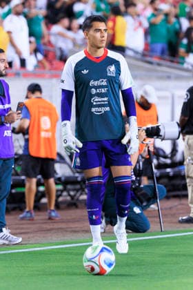 October 6, 2026, Los Angeles, California, USA: Goalkeeper, Raul Rangel 1 of Mexico during warm ups prior to their International Friendly, Länderspiel, Nationalmannschaft match against Chile at the Los Angeles Memorial Coliseum on Tuesday October 6, 2026 in Los Angeles, California. ARIANA RUIZ PI Los Angeles USA - ZUMAp124 20261006_zaa_p124_061 Copyright: xArianaxRuizx
