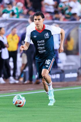 October 6, 2026, Los Angeles, California, USA: Jeremy Marquez 16 of Mexico during warm ups prior to their International Friendly, Länderspiel, Nationalmannschaft match against Chile at the Los Angeles Memorial Coliseum on Tuesday October 6, 2026 in Los Angeles, California. ARIANA RUIZ PI Los Angeles USA - ZUMAp124 20261006_zaa_p124_070 Copyright: xArianaxRuizx