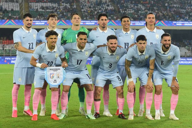 India v Uruguay - FIFA International Friendly, Länderspiel, Nationalmannschaft Match Uruguay s players pose for a group photograph ahead of the international friendly football match between India and Uruguay at the Vivekananda Yuba Bharati Krirangan in Kolkata, India, on October 6, 2026. Kolkata India  Copyright: xDebajyotixChakrabortyx originalFilename:chakraborty-notitle261006_npyHx.jpg