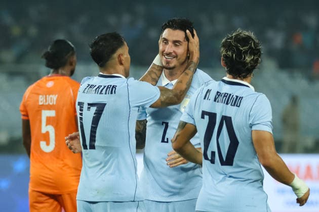 India v Uruguay - FIFA International Friendly, Länderspiel, Nationalmannschaft Match Jose Maria Gimenez, captain of Uruguay, poses during the India football friendly 2026 match between India and Uruguay at the Vivekananda Yuba Bharati Krirangan (VYBK) Stadium in Kolkata, India, on October 6, 2026. KOLKATA West Bengal India  Copyright: xShubhajitxRoyxKarmakarx originalFilename:roykarmakar-indiavsu261006_npnsN.jpg