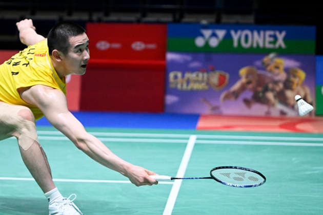 Li Shi Feng of China in action during the badminton Clash of Clans Arctic Open 2026 tournament in Vantaa, Finland on 7th October, 2026. - ANTTI AIMO-KOIVISTO Vantaa Finland 4SluAAiSSu0  Copyright: xAnttixAimo-Koivistox 4SluAAiSSu0