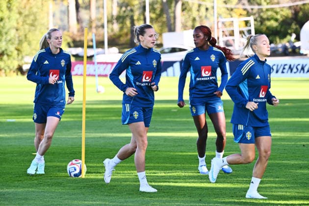 STOCKHOLM, SWEDEN, October 7, 2026 — Amanda Ilestedt, Nathalie Björn, Evelyn Ijeh, and Hanna Bennison as the women’s national team trains at Bosön ahead of the playoff for the 2027 World Cup. STOCKHOLM, SWEDEN x10090x  Copyright: xClaudioxBresciani TTx THE WOMEN S NATIONAL TEAM TRAINS BEFORE THE PLAYOFFS