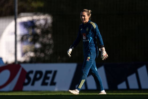 October 7, 2026: Goalkeeper Jennifer Falk of the Swedish women’s national soccer team during a training session on October 7, 2026 in Stockholm. Photo by Emma Wallskog, BILDBYRAN, code EW EW0716: soccer, football, fotball, World Cup qualifiers, FIFA Women’s World Cup qualifier, training, Sweden, women’s soccer, bbeng  Copyright: EMMAxWALLSKOG BB261007EW001