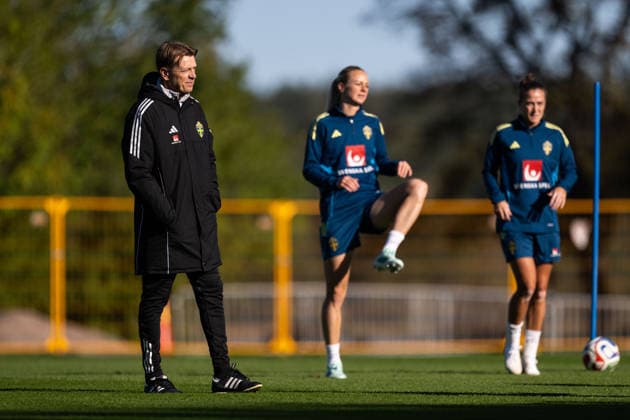 October 7, 2026: Head coach Tony Gustavsson of the Swedish women’s national soccer team during a training session on October 7, 2026 in Stockholm. Photo by Emma Wallskog, BILDBYRAN, code EW EW0716: soccer, football, fotball, World Cup qualifiers, FIFA Women’s World Cup qualifiers, training, Sweden, women’s soccer, BBENG  Copyright: EMMAxWALLSKOG BB261007EW042