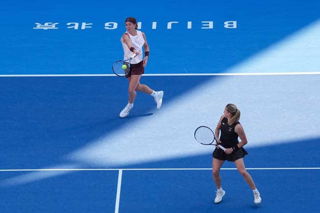 (261007) -- BEIJING, Oct. 7, 2026 -- Nikola Bartunkova(L) Maja compete during the women s doubles round of 16 match between Katerina Siniakova(the Cezch Republic) Zhang Shuai(China) and Nikola Bartunkova(the Cezch Republic) Maja Chwalinska(Poland) at 2026 China Open tennis tournament in Beijing, China, Oct. 7, 2026. ) (SP)CHINA-BEIJING-TENNIS-CHINA OPEN-WOMEN S DOUBLES (CN) JuxHuanzong 