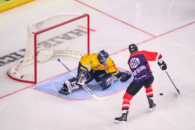 COLOGNE, GERMANY - 7 OCTOBER, 2026: - The Champions Hockey League match Koelner Haie vs. Herning Blue Fox at LANXESS arena.  Copyright: xVitaliixKliuievx