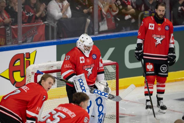 CHL Cologne Sharks vs. Herning Blue Fox, Cologne, October 7, 2026 Nico Wiens, Cologne Sharks, Goaltender, 33 Carlos Händel, Cologne Sharks, Defenseman, 7 Ryan Macinnis, Cologne Sharks, Forward, 77 CHL Cologne Sharks vs. Herning Blue Fox on October 7, 2026, at the Lanxess Arena in Cologne, Germany Copyright: xBEAUTIFULxSPORTS AndreasxDickx