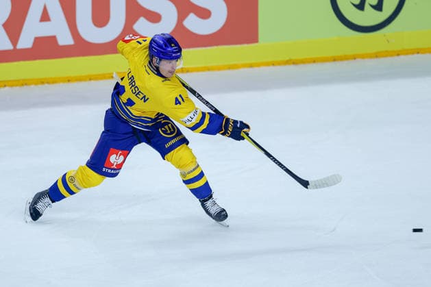 October 7, 2026, Ice hockey, CHL, Kölner Haie vs. Blue Fox Herning, Champions Hockey League 2026–27, Matchday 5, 2026–27 season, Lanxess Arena, Cologne; Mads Skov Larsen of Blue Fox Herning takes a shot (41) in North Rhine-Westphalia, Germany