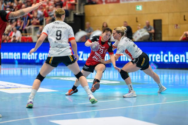 Natsuki Aizawa, Thueringer HC, 23; Nieke Kuehne, HSG Blomberg Lippe, 09; Maxi Muehlner, HSG Blomberg Lippe, 10 GER; Thüringer HC vs. HSG Blomberg Lippe, Handball, Alsco Women’s Handball Bundesliga, 2026–2027 season, Matchday 5, Sunday, 7:30 p.m., October 7, 2026 GER, Thueringer HC vs. HSG Blomberg Lippe, Handball, Alsco Women’s Handball Bundesliga, 2026–2027 Season, Matchday 5, Sunday, 7:30 p.m., October 7, 2026, Bad Langensalza Copyright: xMartinxHerbstx