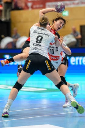 Natsuki Aizawa, Thueringer HC, 23; Nieke Kuehne, HSG Blomberg Lippe, 09; Maxi Muehlner, HSG Blomberg Lippe, 10 GER; Thüringer HC vs. HSG Blomberg Lippe, Handball, Alsco Women’s Handball Bundesliga, 2026–2027 season, Matchday 5, Sunday, 7:30 p.m., October 7, 2026 GER, Thueringer HC vs. HSG Blomberg Lippe, Handball, Alsco Women’s Handball Bundesliga, 2026–2027 Season, Matchday 5, Sunday, 7:30 p.m., October 7, 2026, Bad Langensalza Copyright: xMartinxHerbstx