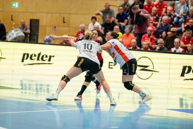 Kelly de Abreu Rosa, Thueringer HC, 77, Diana Doegg Magnusdottir, HSG Blomberg Lippe, 07, Maxi Muehlner HSG Blomberg Lippe, 10 GER, Thueringer HC vs. HSG Blomberg Lippe, Handball, Alsco Women’s Handball Bundesliga, 2026–2027 Season, Matchday 5, Sunday, 7:30 p.m., October 7, 2026 GER, Thueringer HC vs. HSG Blomberg Lippe, Handball, Alsco Women’s Handball Bundesliga, 2026–2027 Season, Matchday 5, Sunday, 7:30 p.m., October 7, 2026, Bad Langensalza Copyright: xMartinxHerbstx