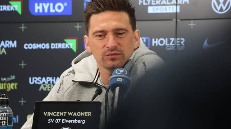 October 8, 2026, xrekx, Soccer, Bundesliga 1, SV Elversberg Press Conference with Vincent Wagner (left) Vincent Wagner, Coach of SV 07 Elversberg, Elversberg