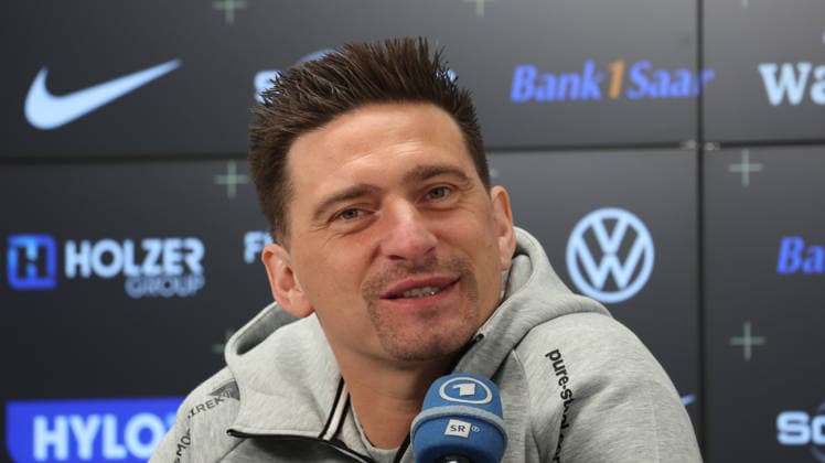 October 8, 2026, xrekx, Soccer, Bundesliga 1, SV Elversberg Press Conference with Vincent Wagner (left) Vincent Wagner, Coach of SV 07 Elversberg, Elversberg