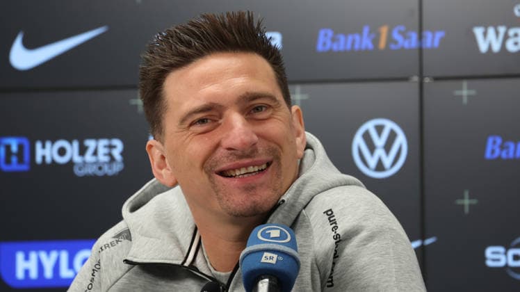 October 8, 2026, xrekx, Soccer, Bundesliga 1, SV Elversberg Press Conference with Vincent Wagner (left) Vincent Wagner, Coach of SV 07 Elversberg, Elversberg