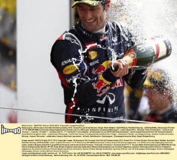 Motorsport, Formula 1, Mark Webber wins the GP at Silverstone