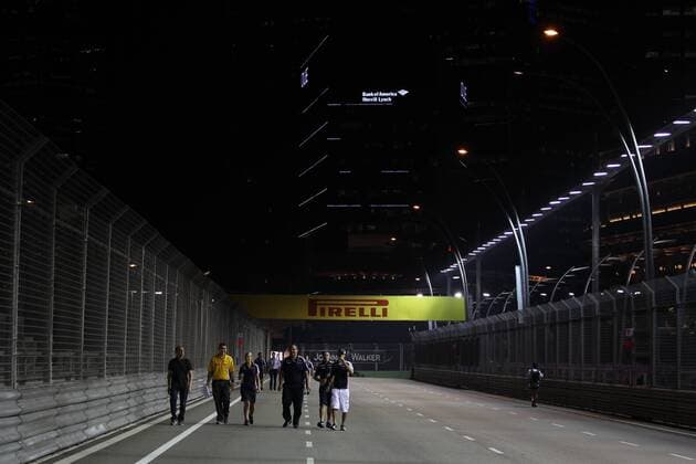Motorsport, Formula 1, Singapore GP, Track inspection