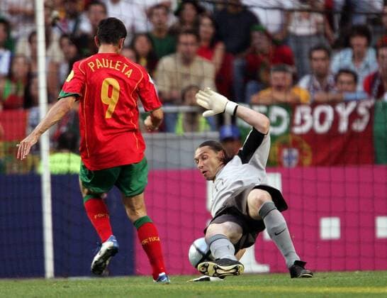 Football, Euro 2004, Group A, Russia - Portugal 0:2