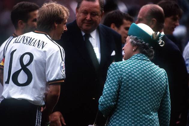 Football, England invites Jürgen Klinsmann for interview