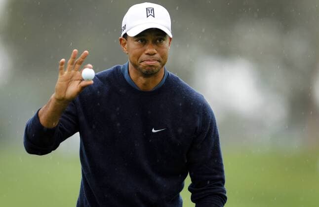 Golf, Tiger Woods leads at the Farmers Open in San Diego