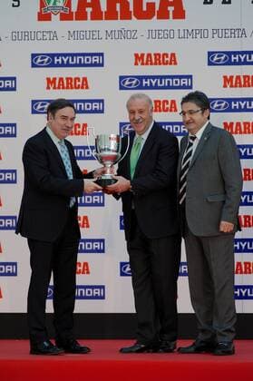 Football, Spain's national coach del Bosque is honoured with the Miguel Munoz Award