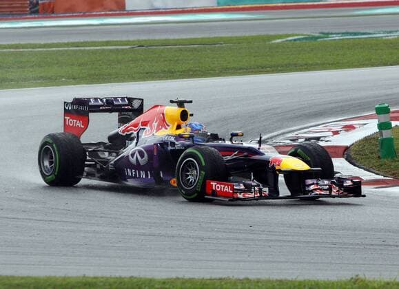 Formula 1, Sebastian Vettel wins the Malaysian GP