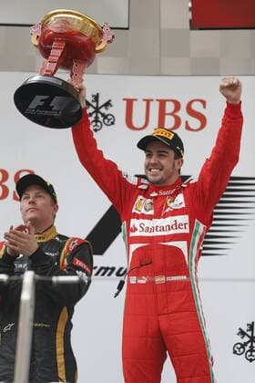 Formula 1, Fernando Alonso wins the Shanghai GP