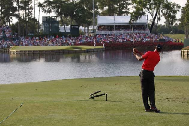 Golf, Tiger Woods wins the Players Championships