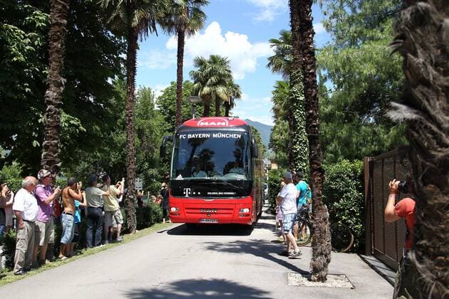 Football, 1. BL, Arrival of FC Bayern Muenchen at training camp in Arco, Italy