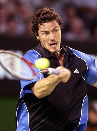 Tennis, Australian Open, Men's semi-finals, Marat Safin defeats Roger Federer